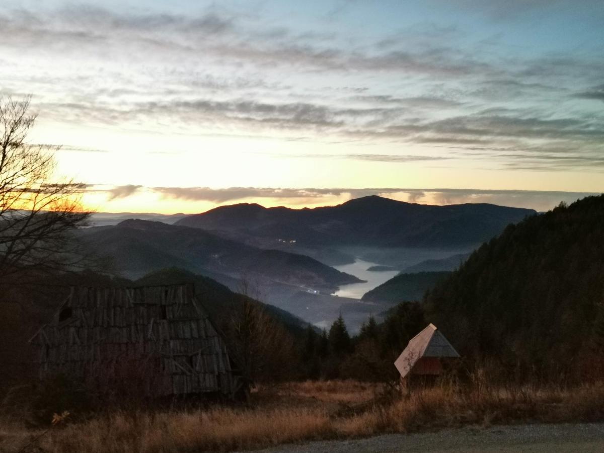Carobni Breg Hotel Mokra Gora Eksteriør billede